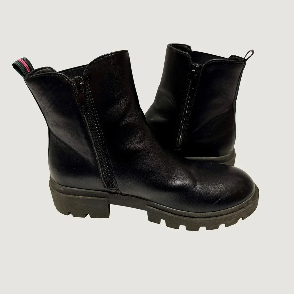 Justice Girls Black Camo Combat Boots Pink Logo Side Zip Lug Sole Size 4